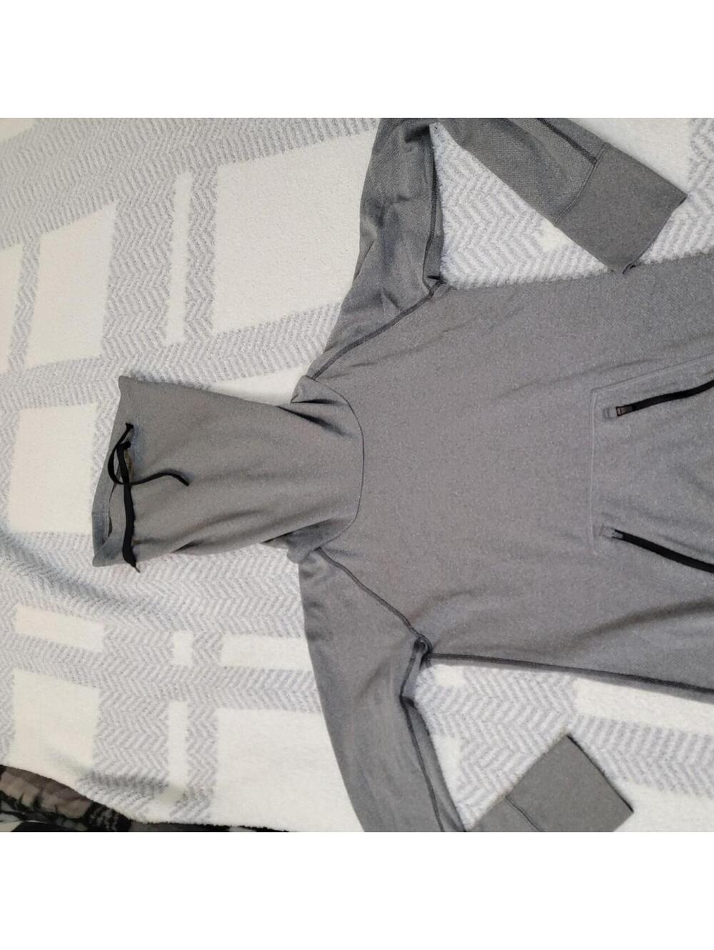 Noble Women's Grey Sweatshirt